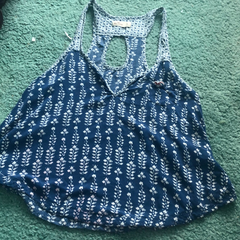 Hollister shirt with flowers and a pocket